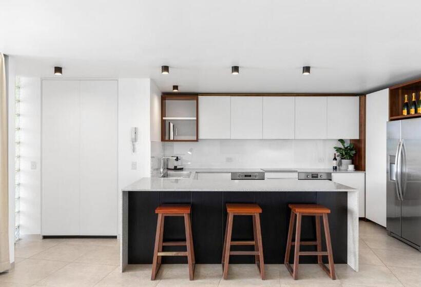 1 Bedroom Penthouse Apartment, Sundeck Gardens