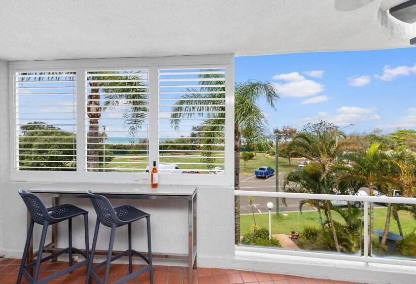 1 Bedroom Penthouse Apartment, Sundeck Gardens