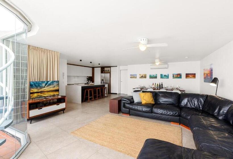 1 Bedroom Penthouse Apartment, Sundeck Gardens