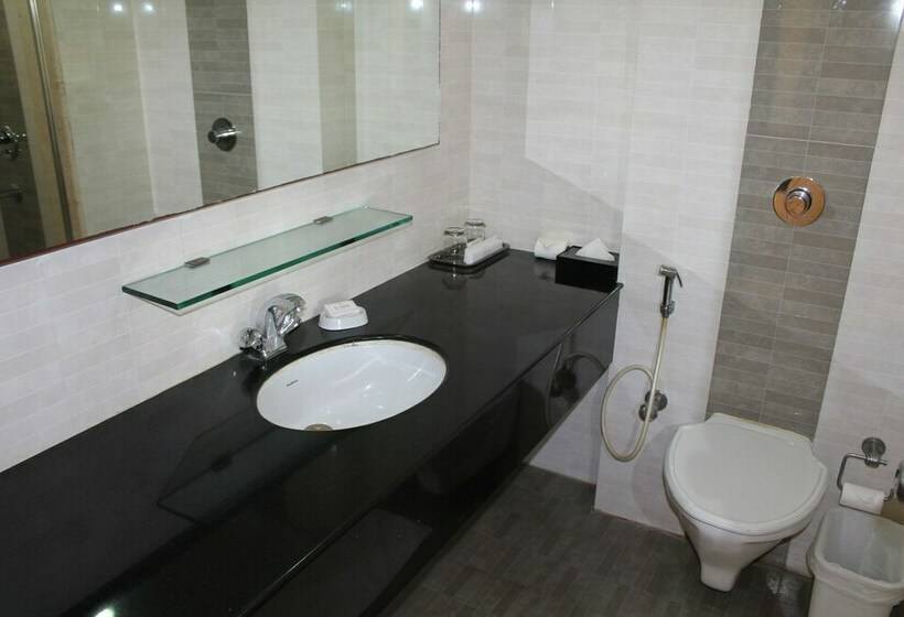 Suite Junior, The Lotus Apartment Hotels Burkit Road