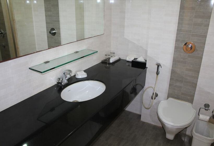 Suite Junior, The Lotus Apartment Hotels Burkit Road