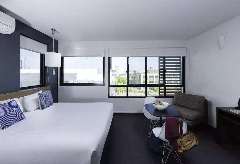 スタンダードスタジオ, Oaks Vue Suites Geelong