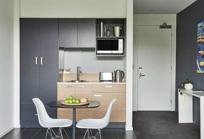 スタンダードスタジオ, Oaks Vue Suites Geelong