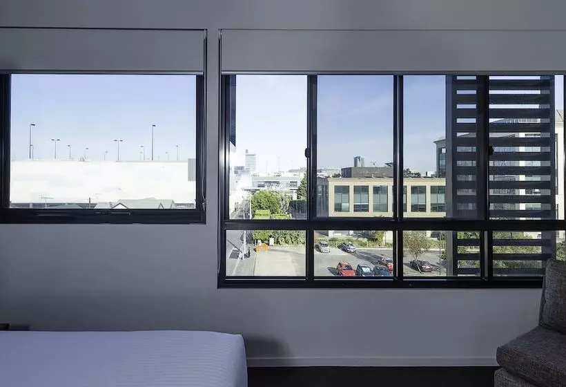 スタンダードスタジオ, Oaks Vue Suites Geelong