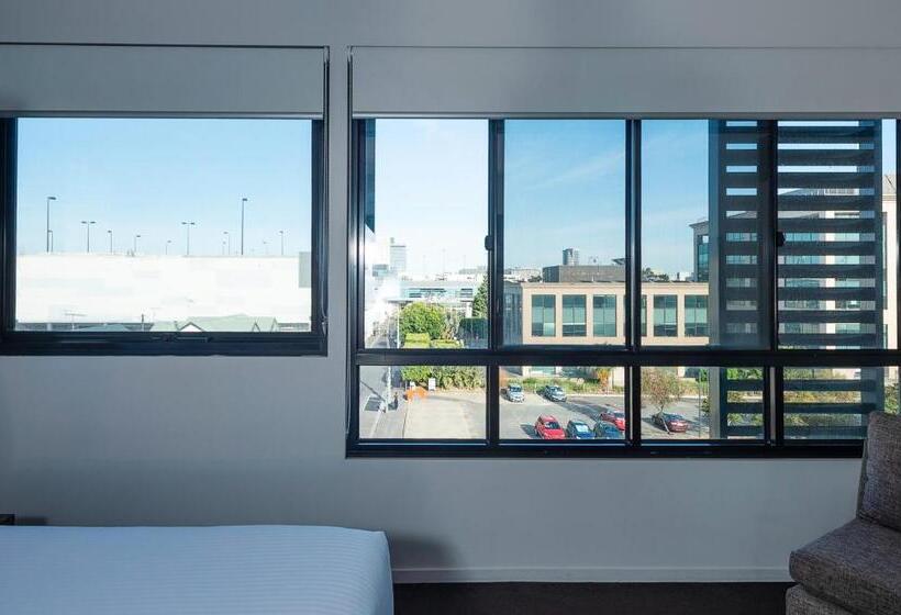 استودیوی استاندارد, Oaks Vue Suites Geelong