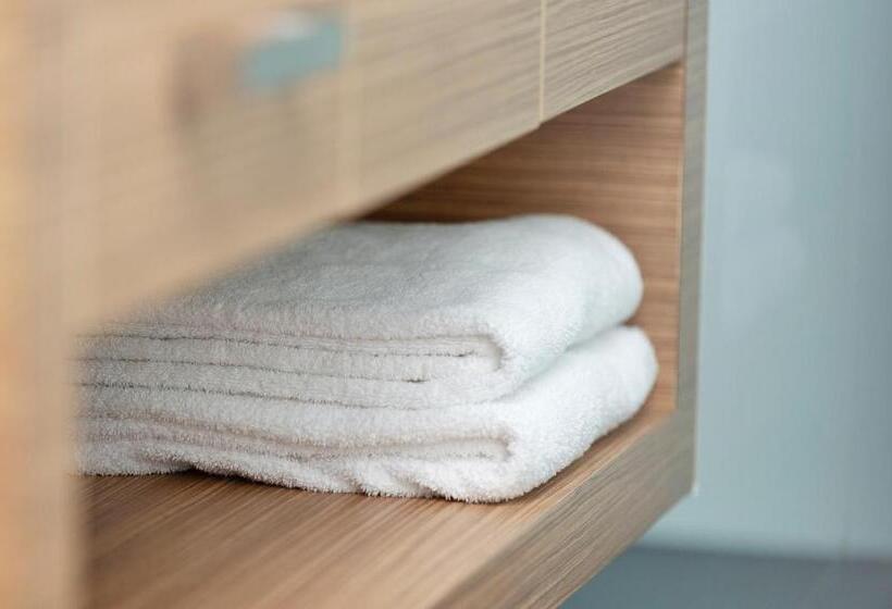 스탠다드 스튜디오, Oaks Vue Suites Geelong