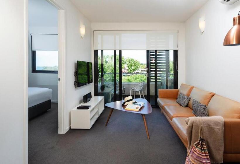 2 Bedroom Apartment with Views, Oaks Vue Suites Geelong