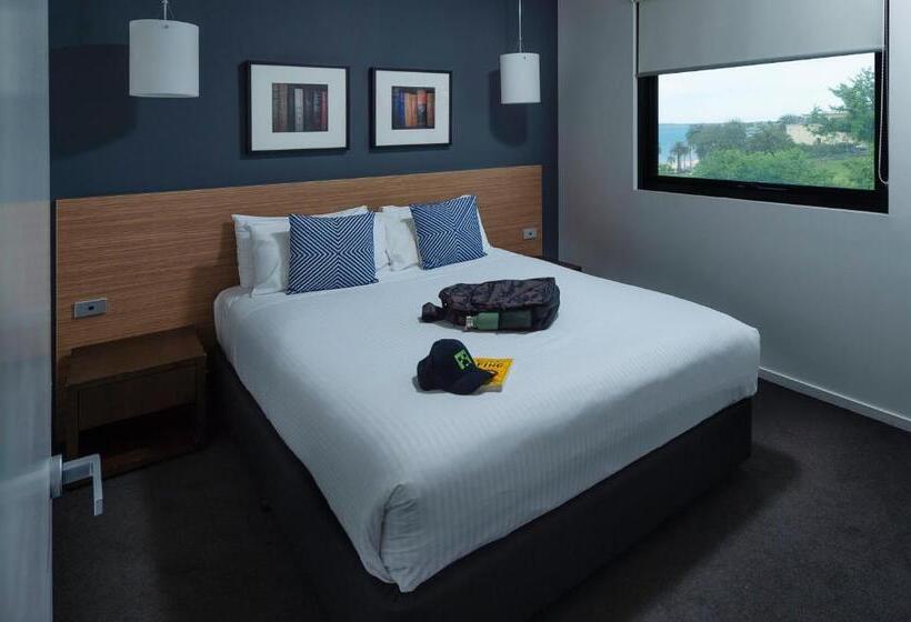 2 Bedroom Apartment with Views, Oaks Vue Suites Geelong