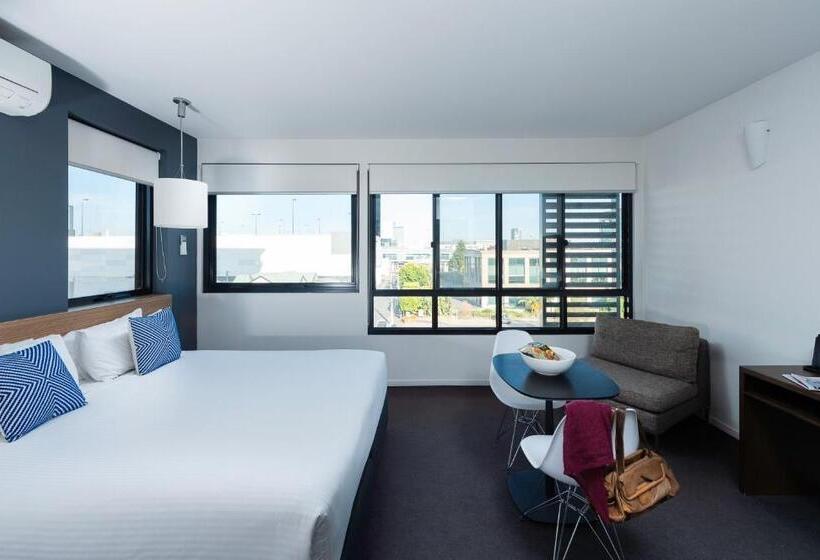 스탠다드 스튜디오, Oaks Vue Suites Geelong