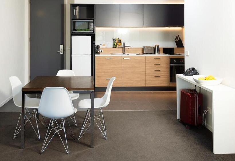 2 Bedroom Apartment with Views, Oaks Vue Suites Geelong