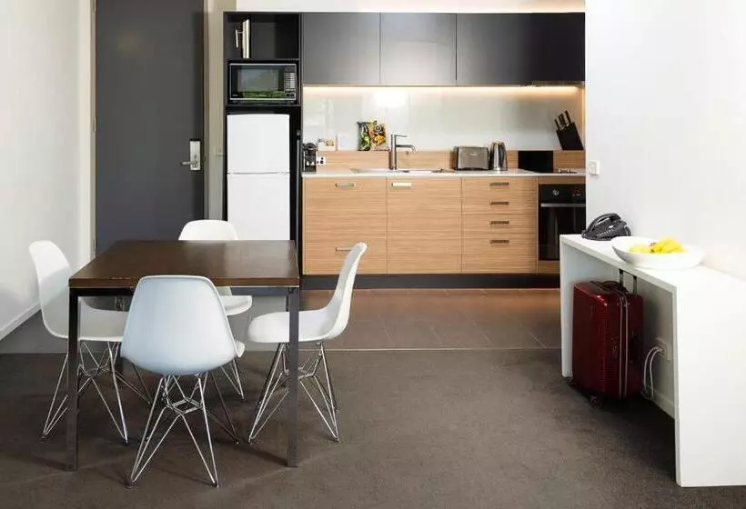 2 Bedroom Apartment with Views, Oaks Vue Suites Geelong