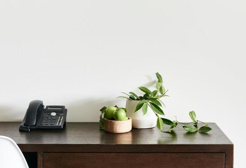 2 Bedroom Apartment with Views, Oaks Vue Suites Geelong