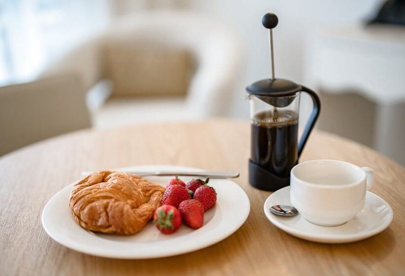 스탠다드 스튜디오, Oaks Vue Suites Geelong