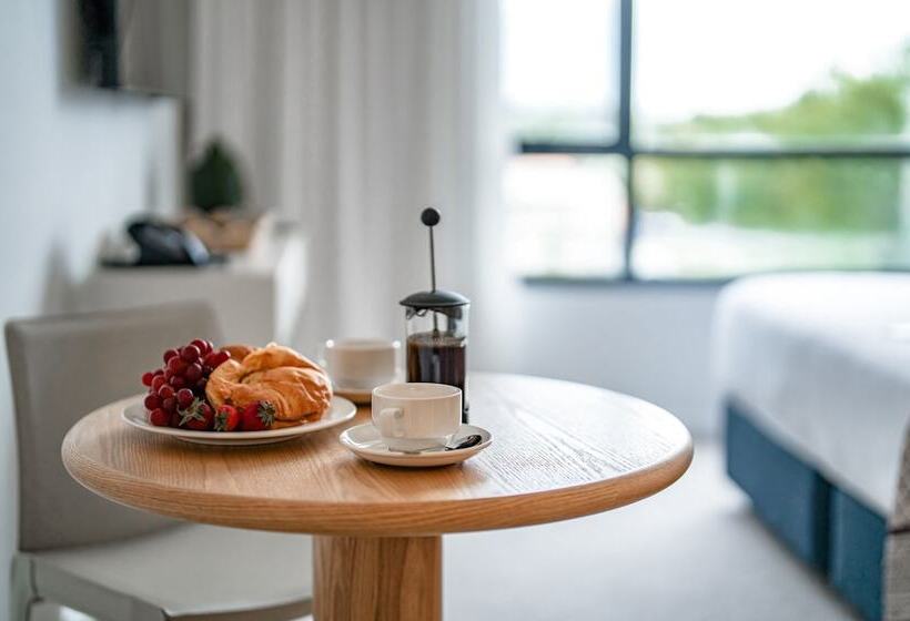 استودیوی استاندارد, Oaks Vue Suites Geelong