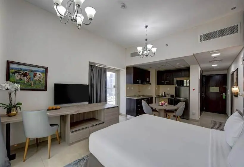 استودیوی پریمیوم, Royal Regency Suites Marina