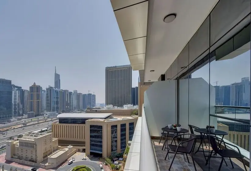 استودیوی لوکس, Royal Regency Suites Marina