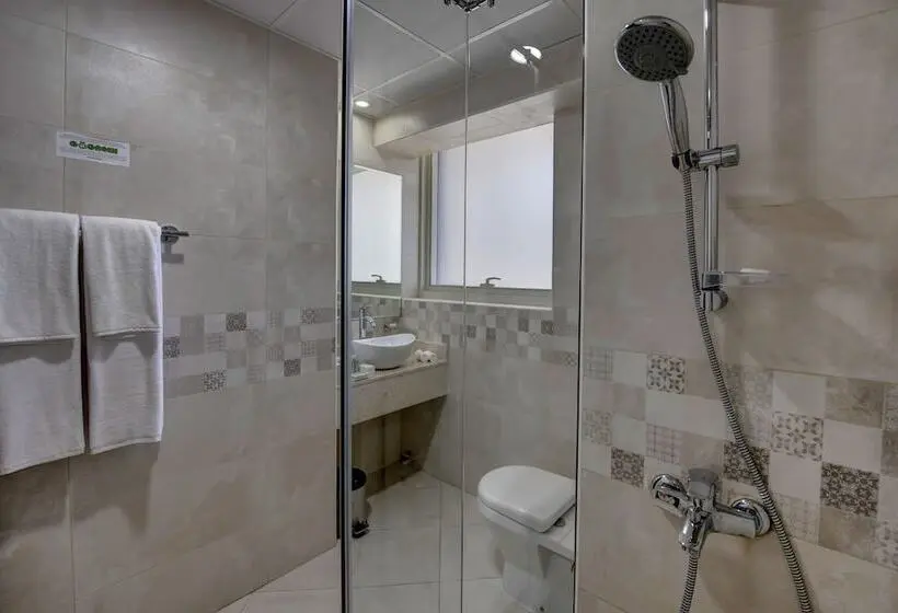استودیوی پریمیوم, Royal Regency Suites Marina
