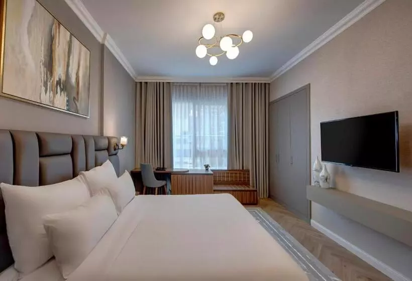 آپارتمان 1 خوابه با تراس, Royal Regency Suites Marina