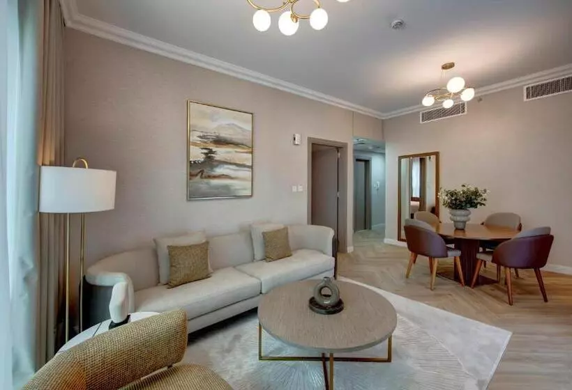 آپارتمان 1 خوابه با تراس, Royal Regency Suites Marina