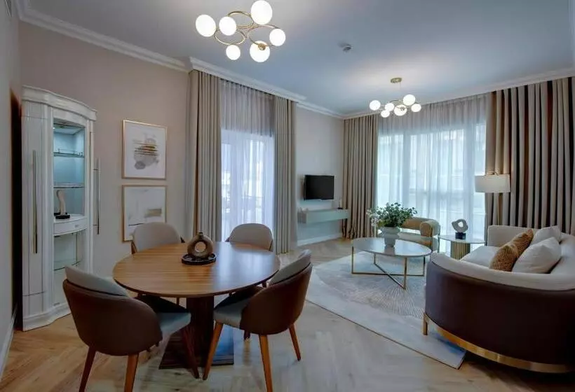 آپارتمان 1 خوابه با تراس, Royal Regency Suites Marina