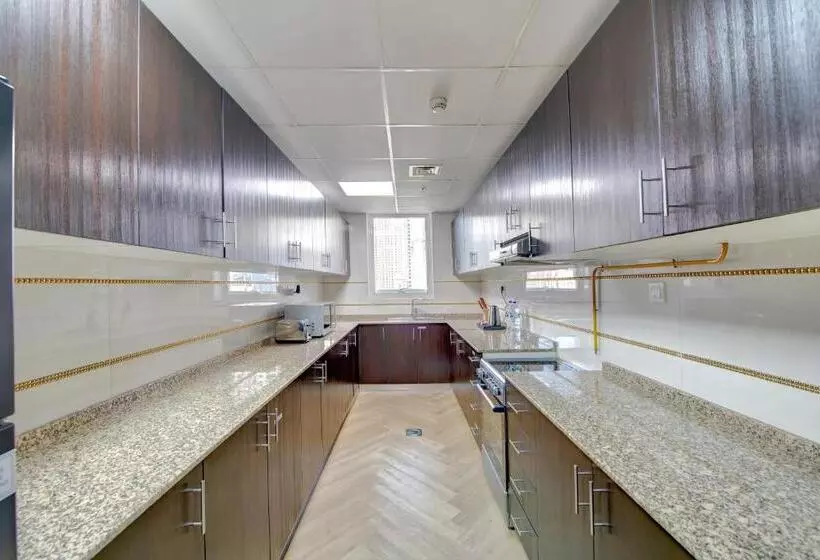 2 Bedroom Premium Apartment with Views, Royal Regency Suites Marina