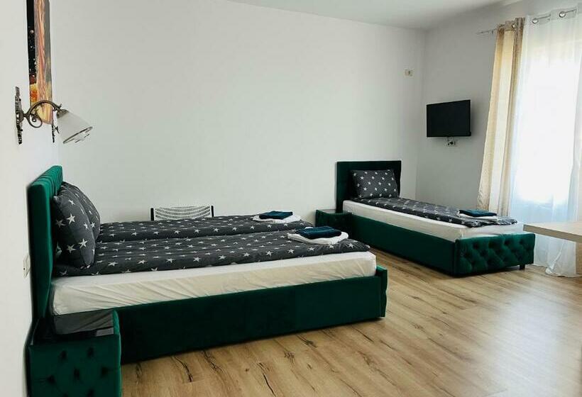 스탠다드 트리플 룸, Pensiunea Queen