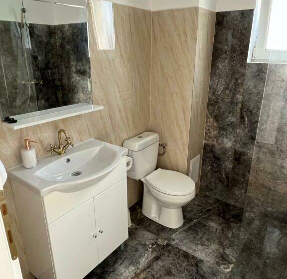 스탠다드 트리플 룸, Pensiunea Queen