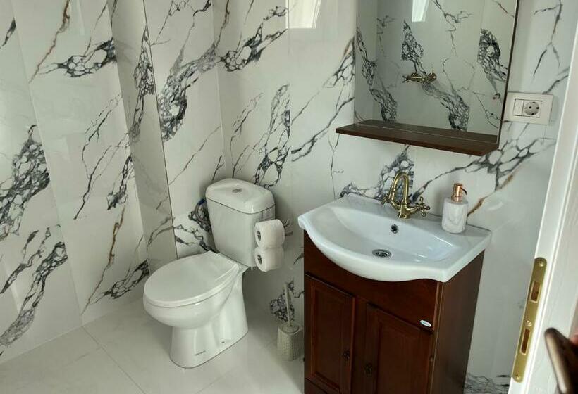 스탠다드 트리플 룸, Pensiunea Queen