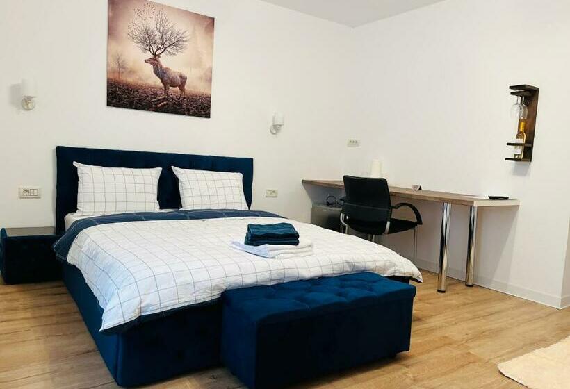 스탠다드 트리플 룸, Pensiunea Queen