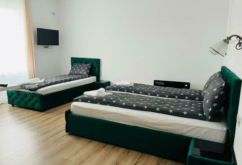 스탠다드 트리플 룸, Pensiunea Queen