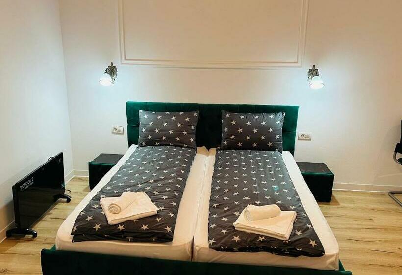 스탠다드 트리플 룸, Pensiunea Queen