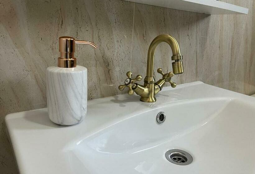 스탠다드 트리플 룸, Pensiunea Queen