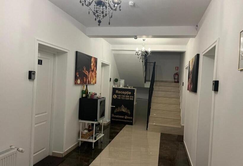 스탠다드 트리플 룸, Pensiunea Queen