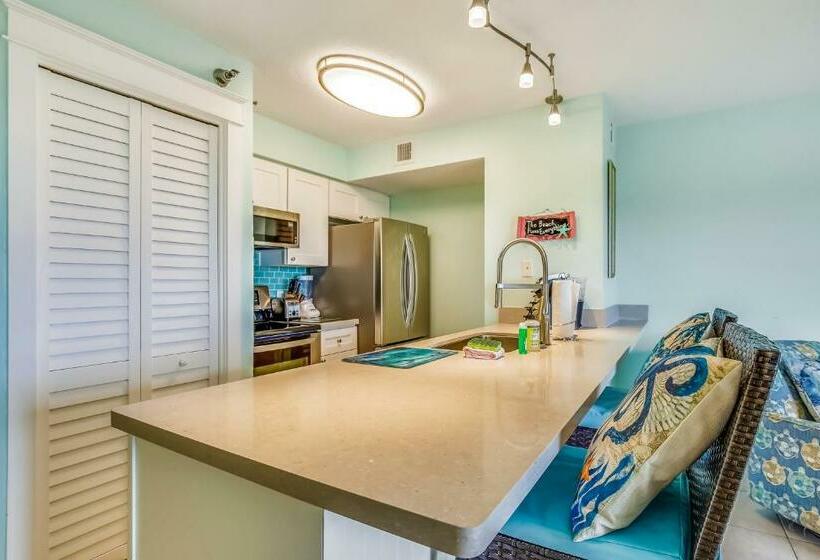 شقة غرفتين, Aqua Vista