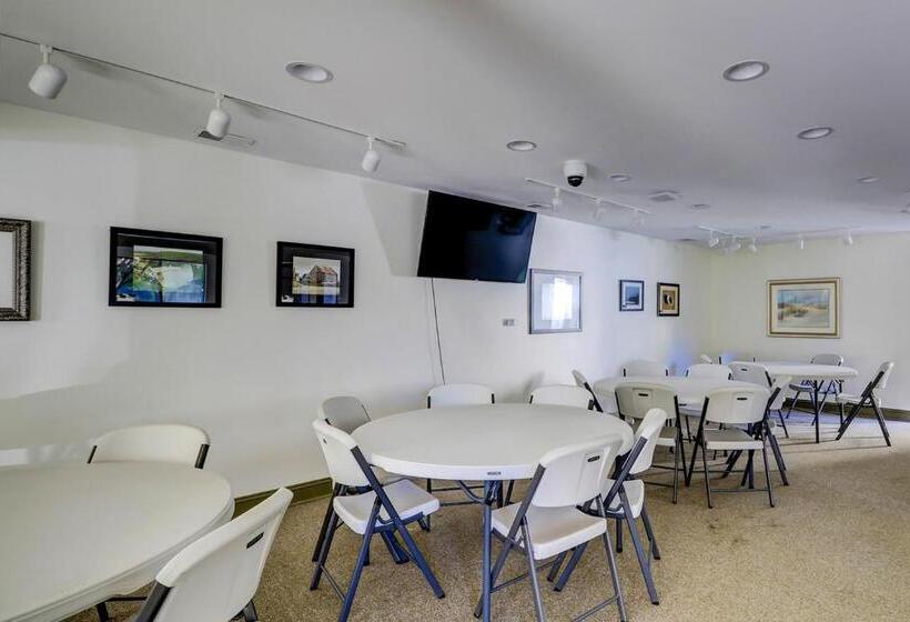 דירת שני חדרים, Fiddlers Cove 22j