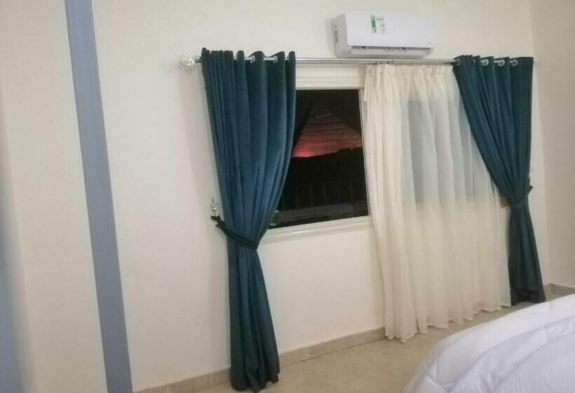 اتاق لوکس یک تخته, Anubis Kingdom Pyramids View