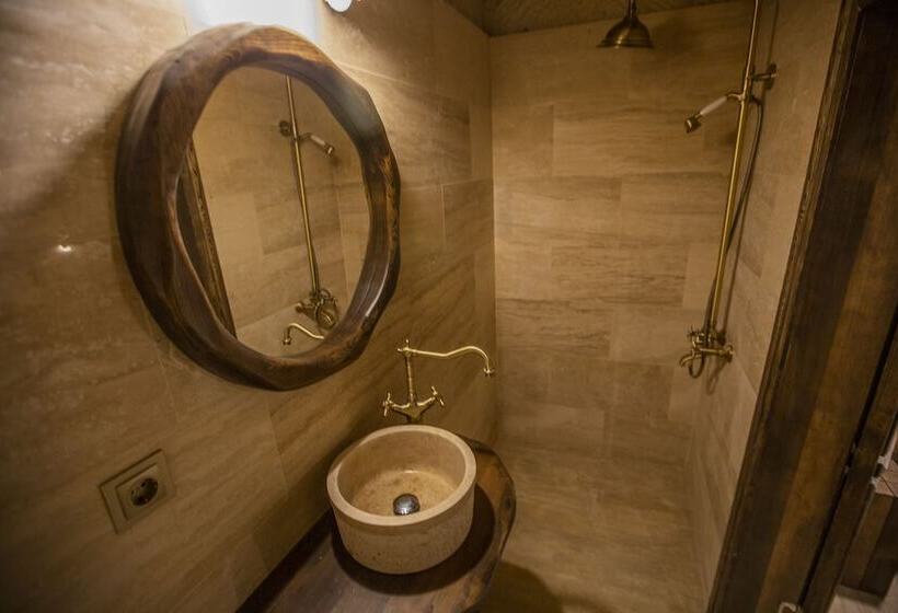 اتاق لوکس, Mak S Cave House