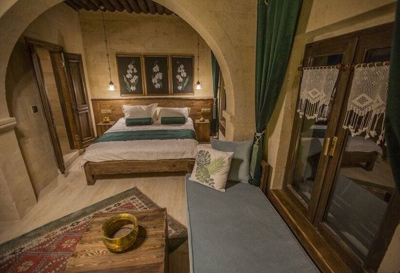 اتاق لوکس, Mak S Cave House