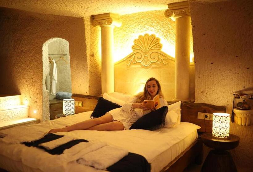 اتاق لوکس خانوادگی, Mak S Cave House