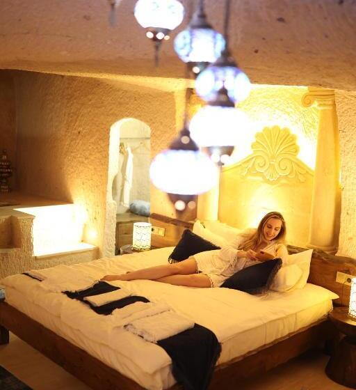 اتاق لوکس خانوادگی, Mak S Cave House