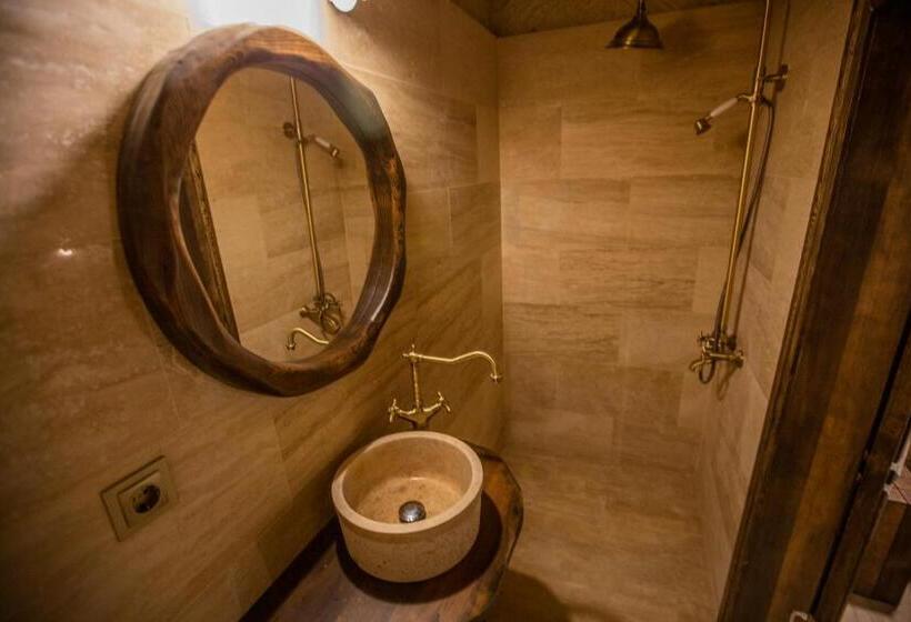 اتاق لوکس, Mak S Cave House