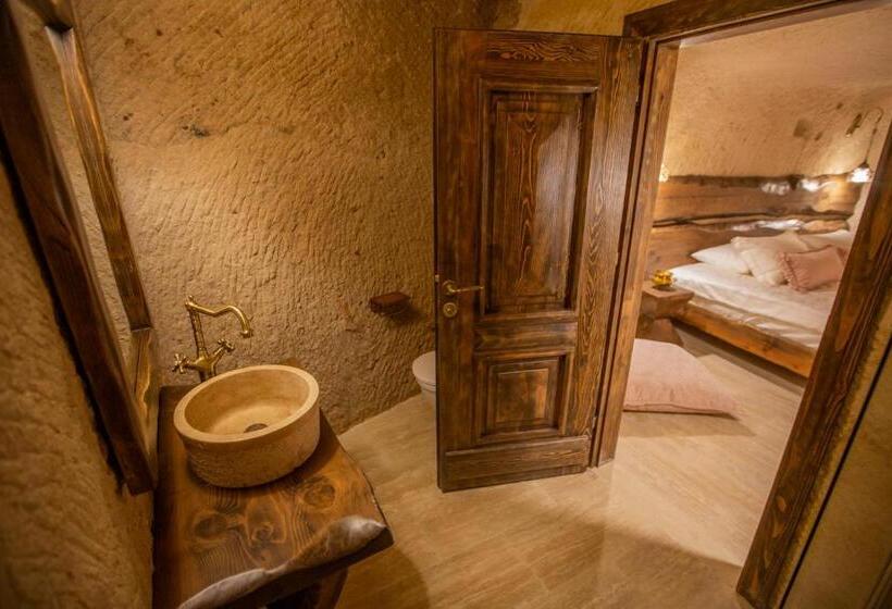 اتاق لوکس با تخت بزرگ, Mak S Cave House