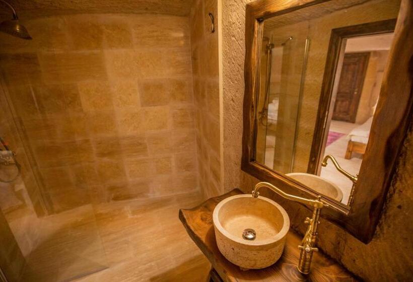 اتاق لوکس با تخت بزرگ, Mak S Cave House