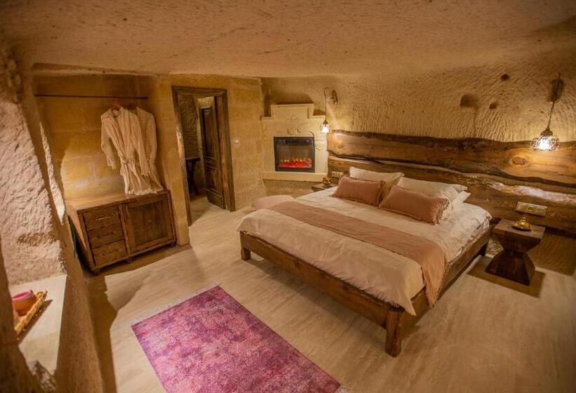 اتاق لوکس با تخت بزرگ, Mak S Cave House