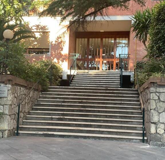 اتاق لوکس با بالکن, Parco Tasso Guest House
