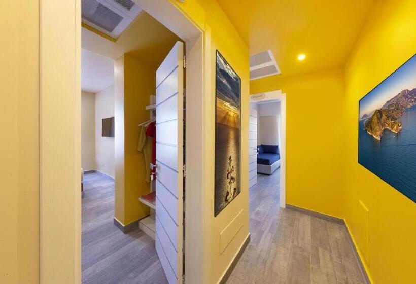 اتاق لوکس با بالکن, Parco Tasso Guest House