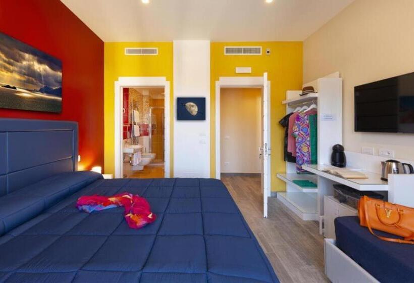 اتاق لوکس با بالکن, Parco Tasso Guest House