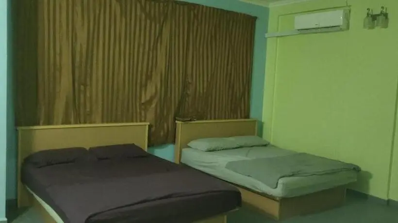 デラックスルーム, Tepoh By Oyo Rooms