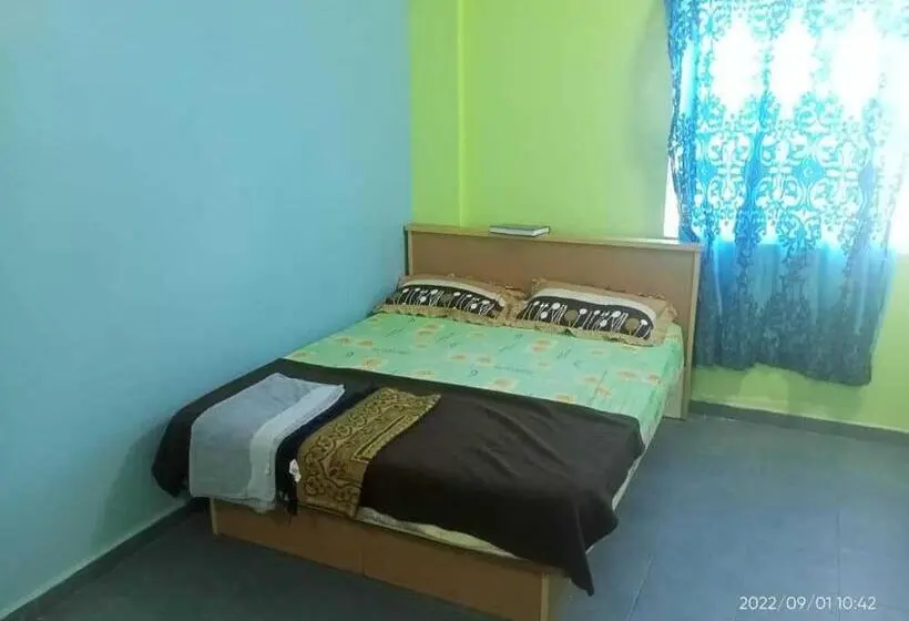 デラックスルーム, Tepoh By Oyo Rooms