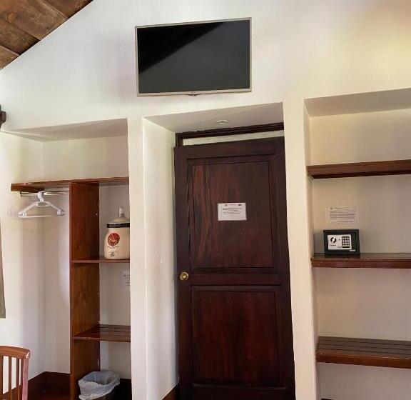 اتاق استاندارد با تخت بزرگ, Utz Tzaba